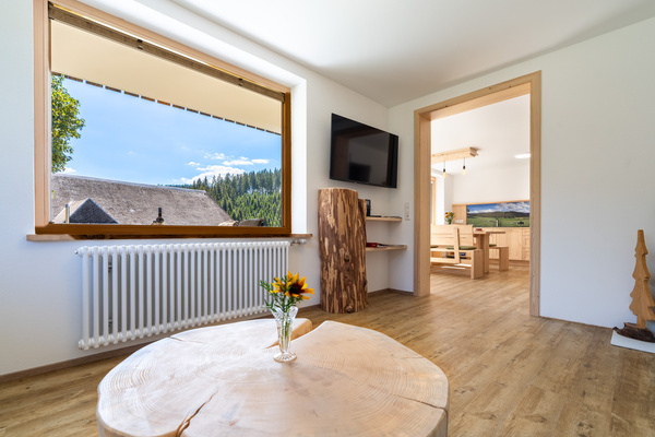 Wohnzimmer mit Panoramafenster